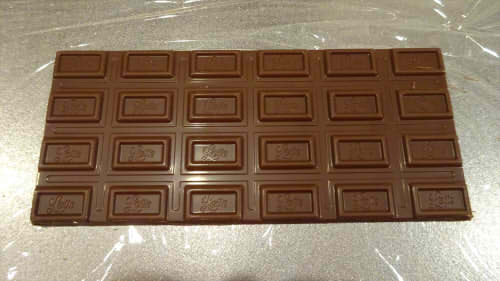 ガーナミルクチョコレート 50g 板チョコ のカロリー 栄養成分 添加物 1枚 1かけら 1列 カロリー調査隊